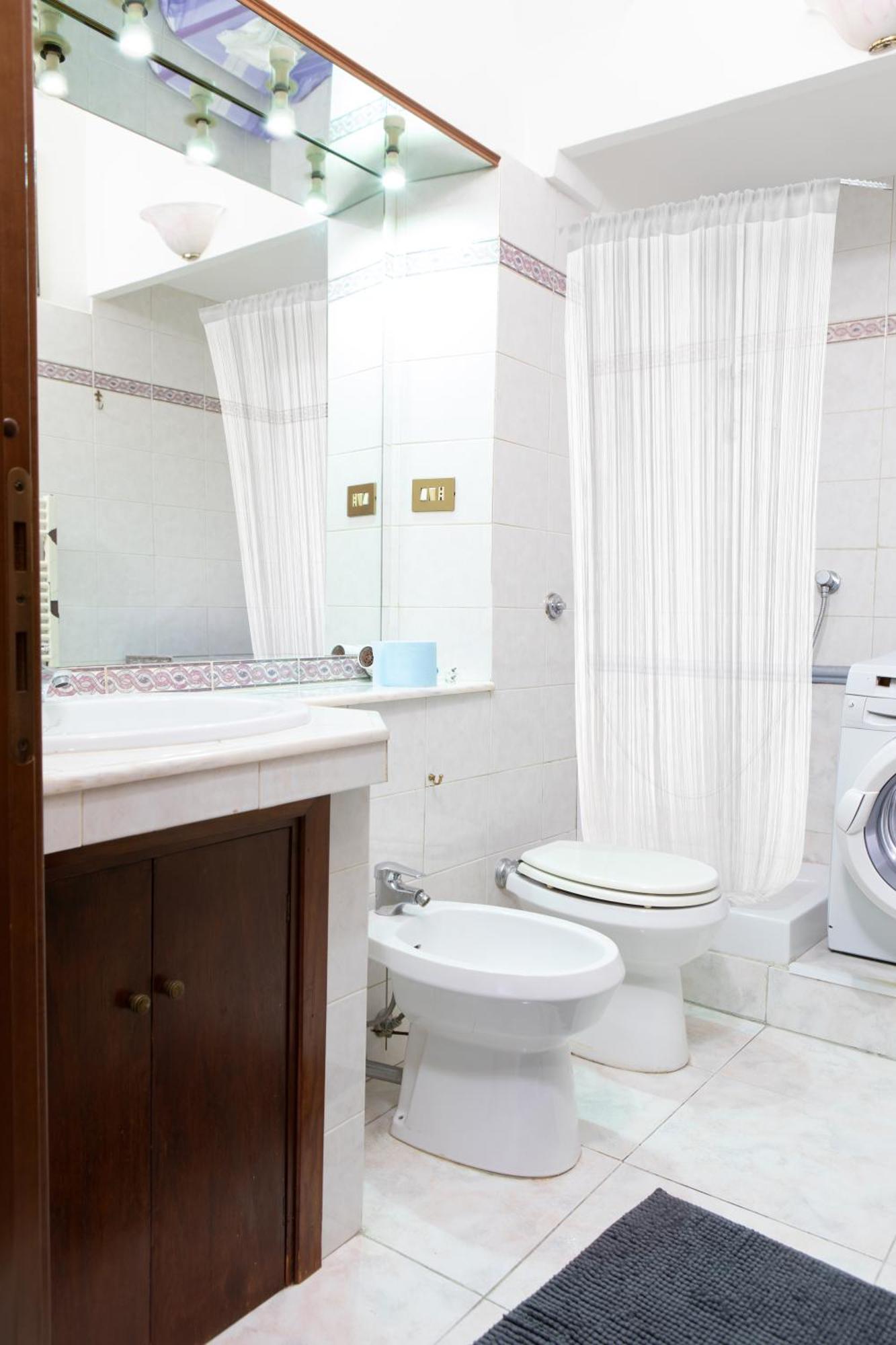 Casa Vitelli - Centro Storico A Due Passi Da Tutto Apartment Terracina Luaran gambar