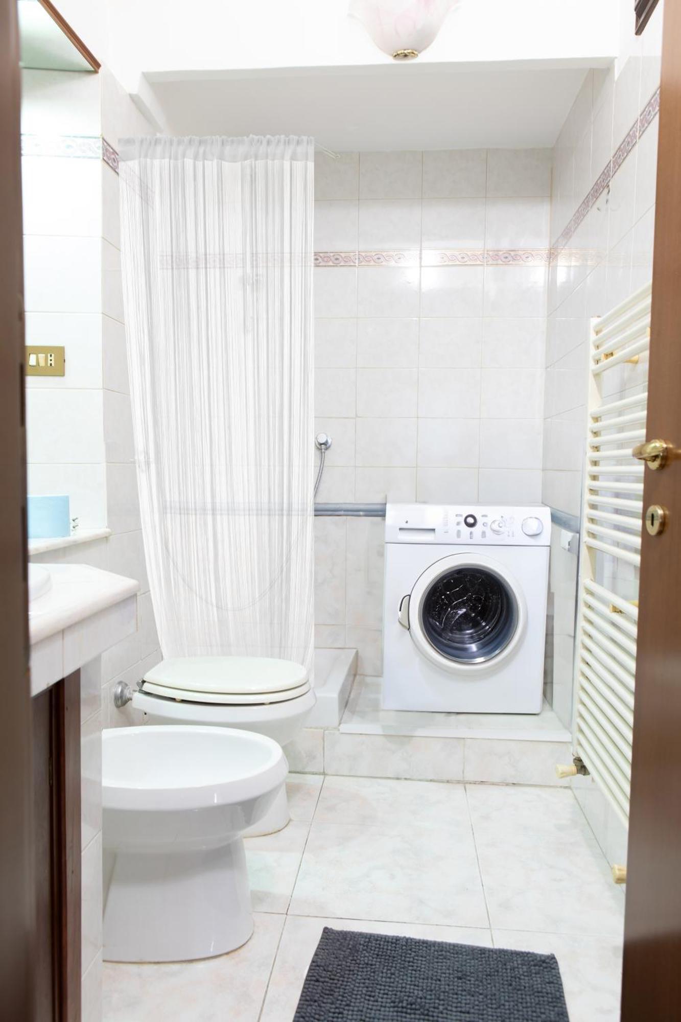 Casa Vitelli - Centro Storico A Due Passi Da Tutto Apartment Terracina Luaran gambar