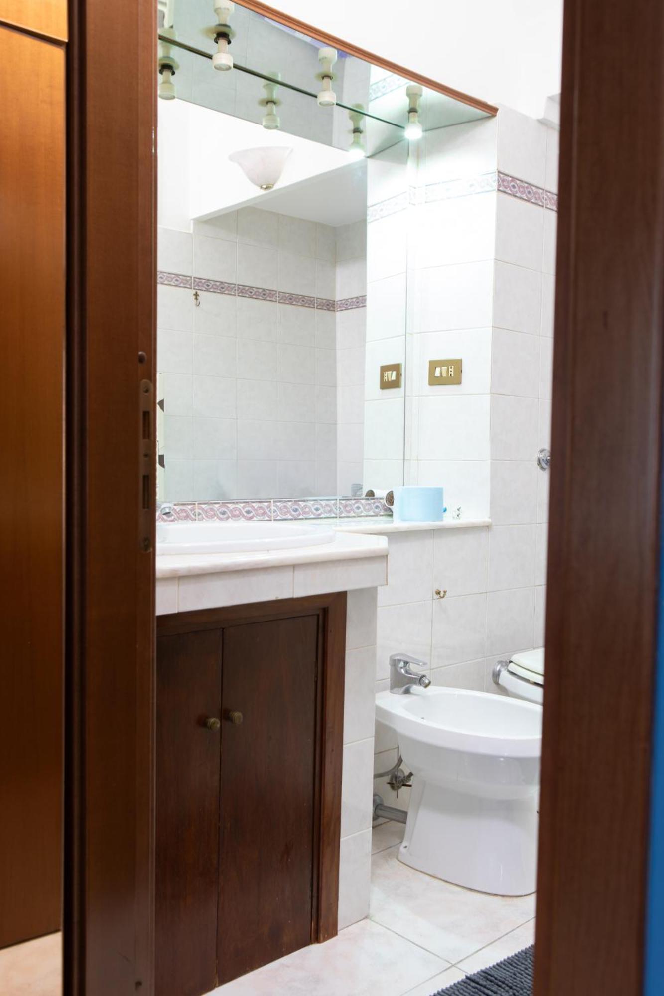Casa Vitelli - Centro Storico A Due Passi Da Tutto Apartment Terracina Luaran gambar
