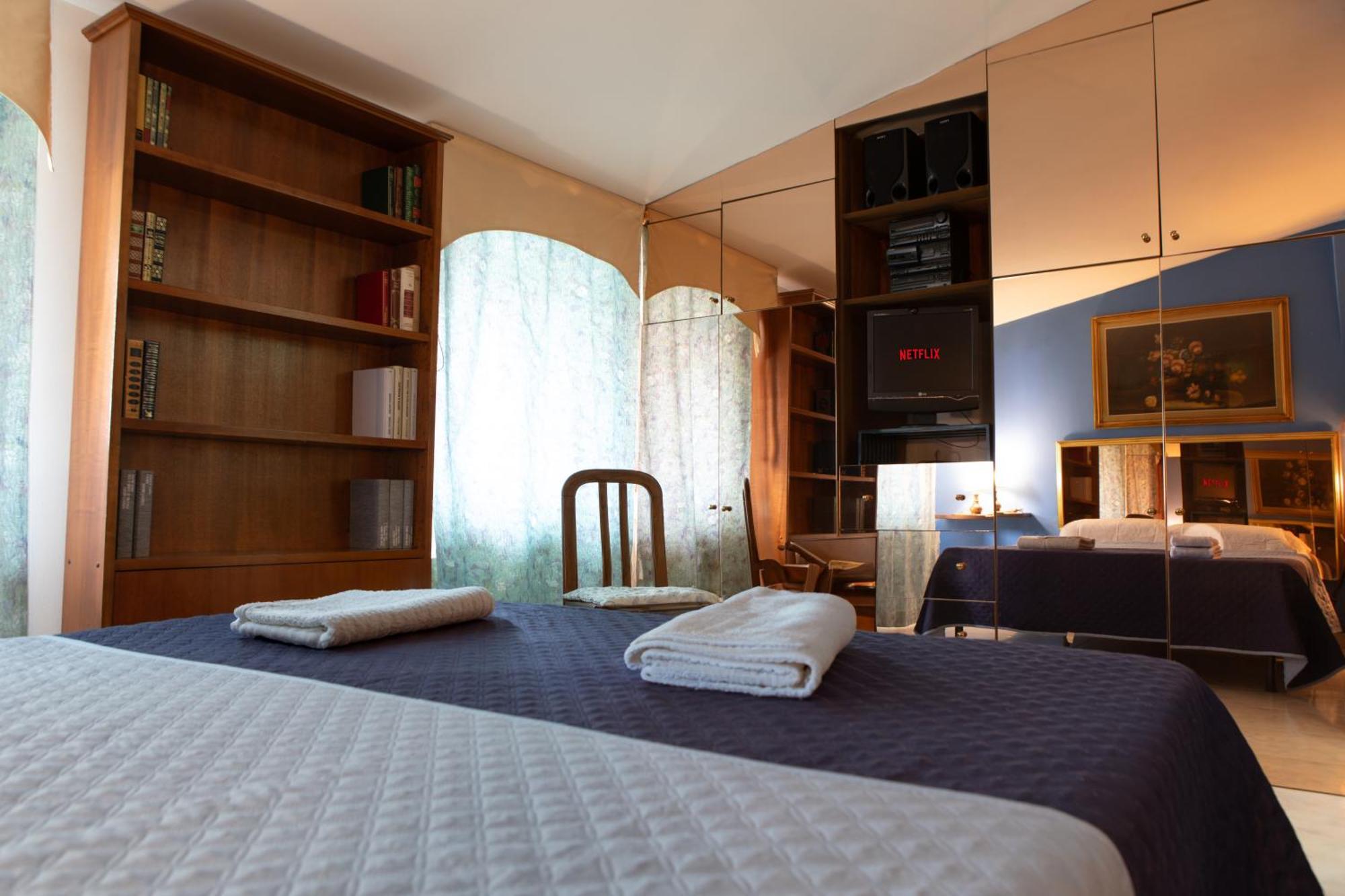 Casa Vitelli - Centro Storico A Due Passi Da Tutto Apartment Terracina Luaran gambar
