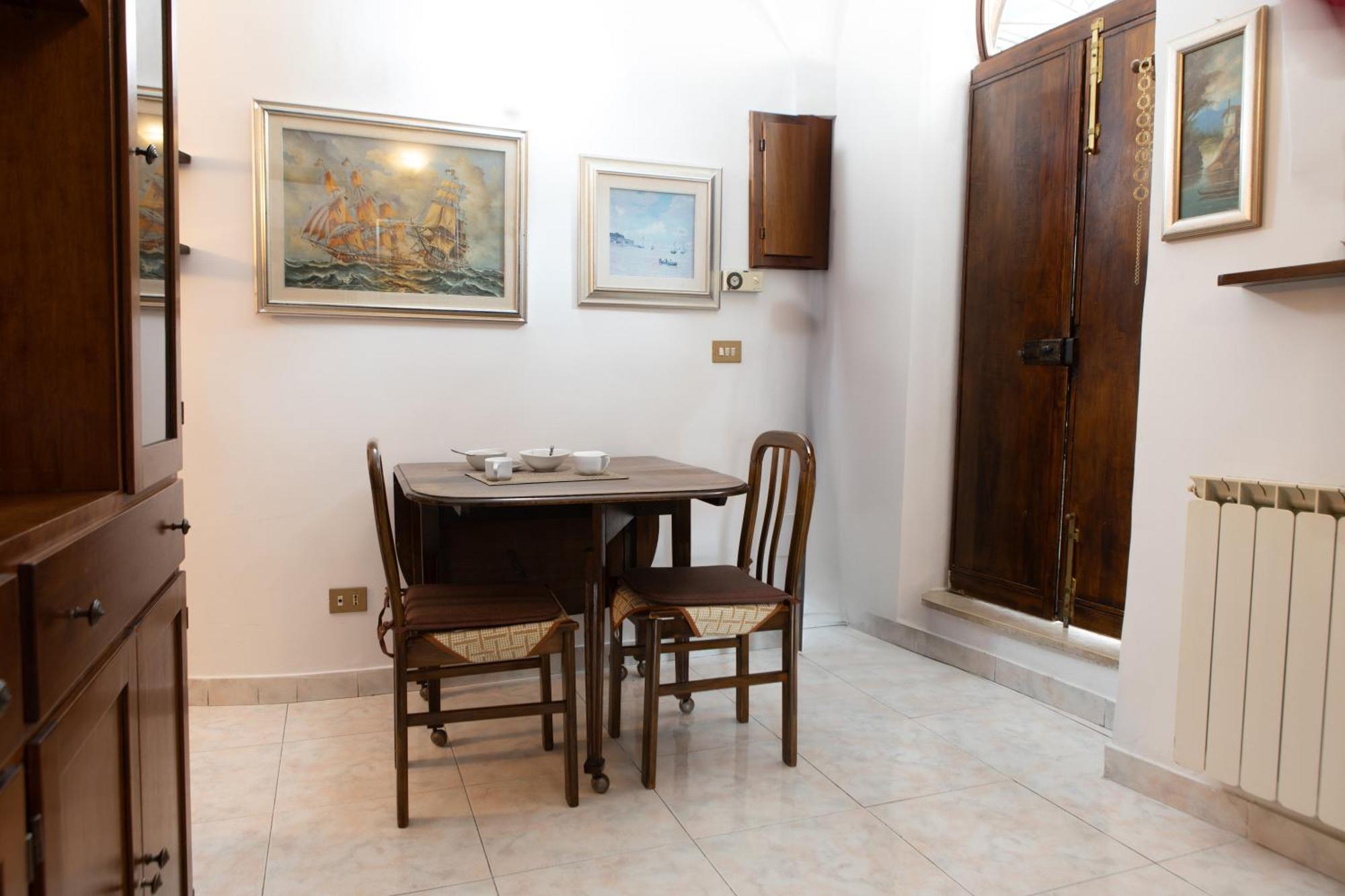 Casa Vitelli - Centro Storico A Due Passi Da Tutto Apartment Terracina Luaran gambar